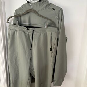 UNRL Men’s Set *Joggers & Hoodie*